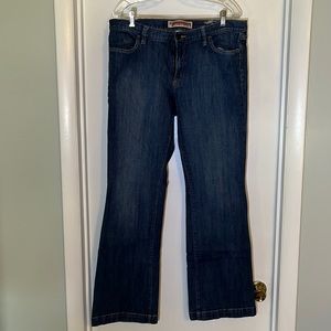 GAP Women’s Long and Lean boot cut jeans. Size 14L